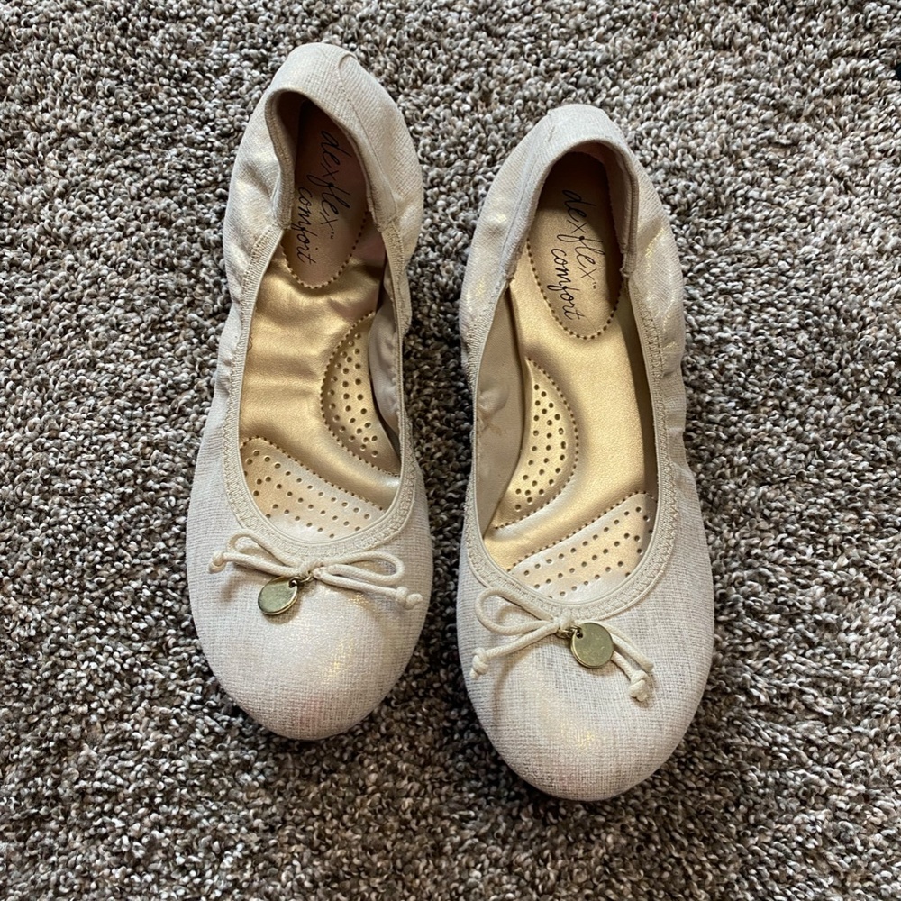 Dexflex Comfort Women Tan ballet Flats, gold, 8.5 flexible shoes, cream, bow